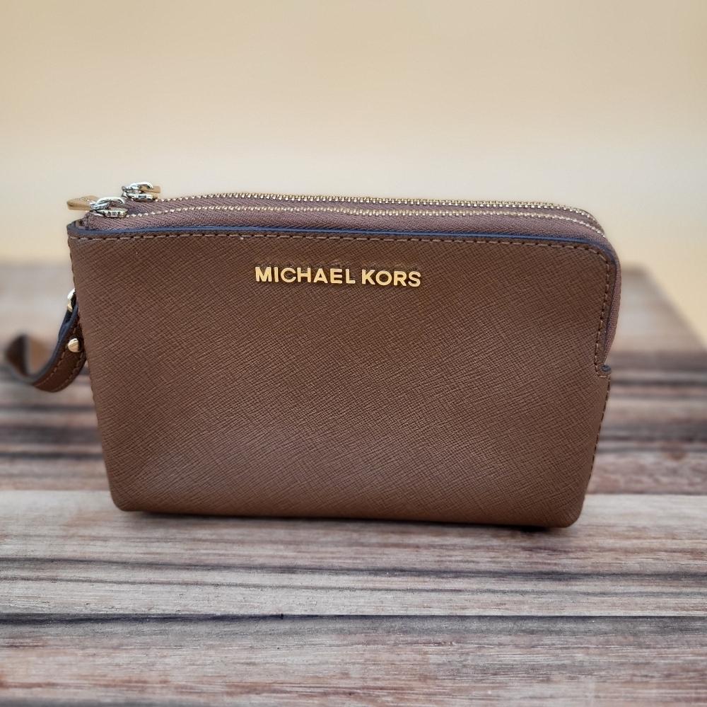 Michael Kors Double Zip Brown Wristlet, Like New Condition - Picture 2 of 5